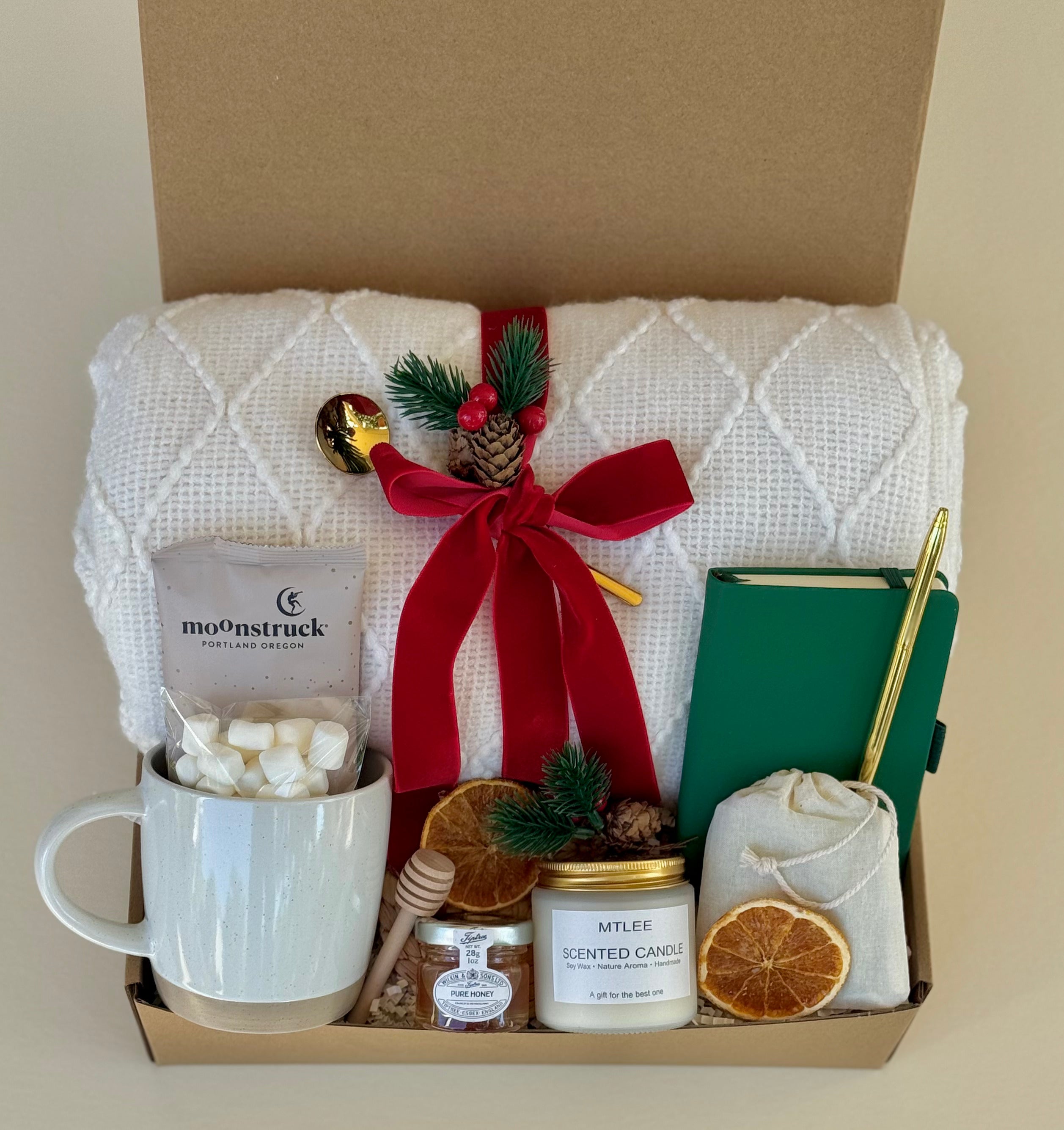 🎄 Holiday Cheer Box – Cozy Christmas Gift Set with Blanket, Mug, Candle & Notebook 🎄
