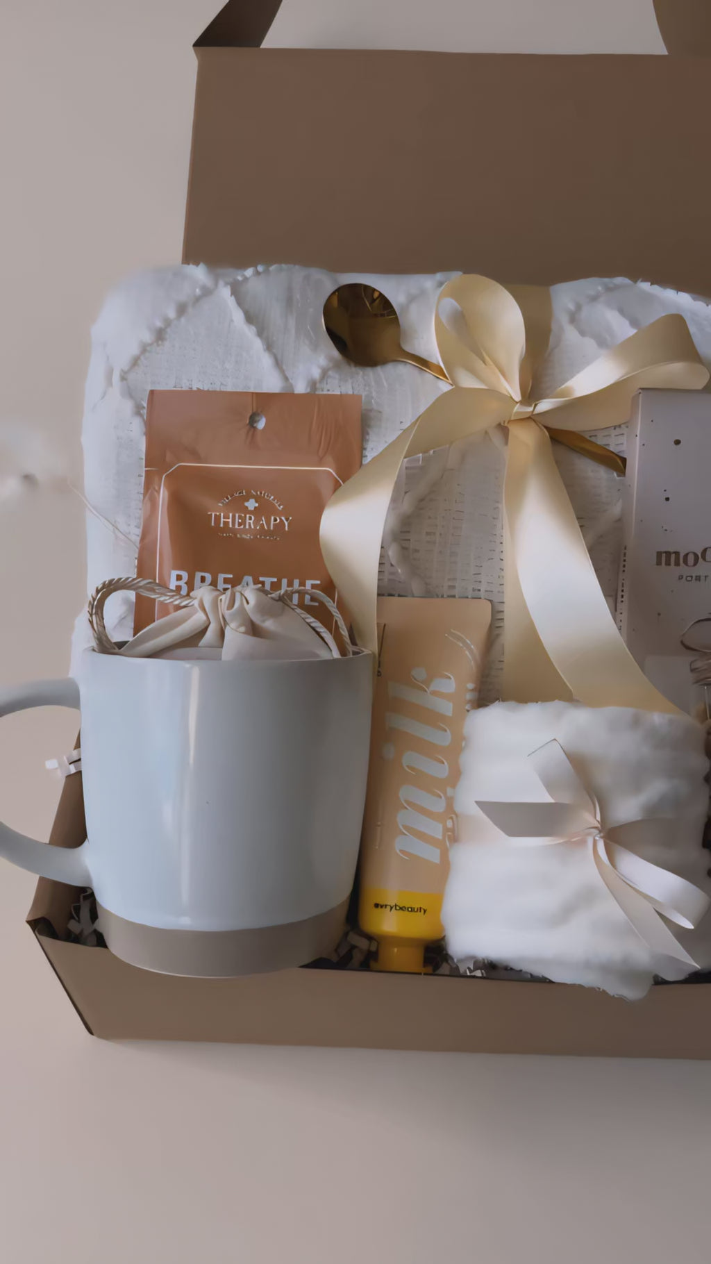 Cozy Gift Box – Blanket, Mug, Candle & Treats | Birthday, Holiday & Care Package