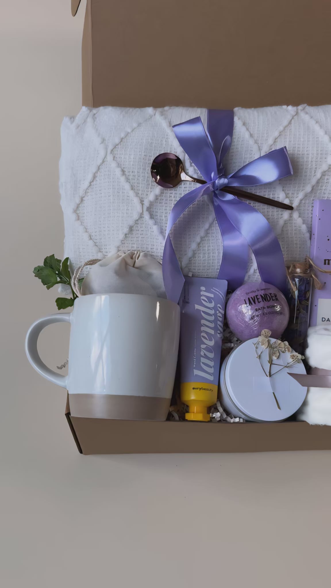 Lavender Dreams Box – Relaxation Spa Gift Set with Blanket, Candle & Mug
